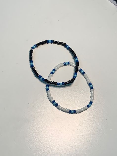 Guys Beaded Bracelet, Small Beaded Bracelets Simple, Beaded Bracelet Designs Simple, Gelang Manik Couple, Aestethic Jewelry, Small Beaded Bracelets Diy, Couple Beaded Bracelets, Small Bead Bracelets Ideas, Bff 3