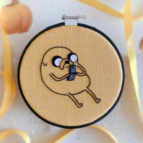 Lotte | Needle Pig on Instagram: “Just Vibin’ | Jake The Dog 💛 Here’s my annual Jake the Dog embroidery! Will be making more AT embroideries soon, stay tuned…” Pig Embroidery, Jake The Dogs, Cartoon Embroidery, Punch Needle Embroidery, Punch Needle, Craft Organization, Christmas Baby, Embroidery Art, Fiber Art