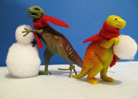 Dino Christmas Tree, Diy Dino Ornaments, Winter Dinosaur, Dino Christmas, Snow Dinosaur, Funny Christmas Ornaments Diy, Dinosaur Christmas Ornaments Diy, Christmas Dinosaur, Christmas Dinosaur Decoration