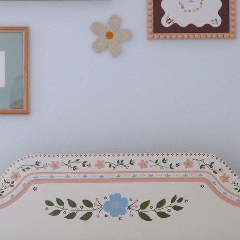 Duygu Turgut Gökpınar on Instagram: "It all started with this headboard that I found at a charity shop for just £15. After a week of meticulous hand painting, it has turned into the perfect headboard for my daughter’s room. Every brushstroke was a labor of love but it was definitely worth it!" Flowers On Headboard, Hand Painted Headboard, Flower Headboard, Painted Headboard Ideas, Dried Flower Headboard, Pink Painted Headboard, Painted Headboard On Wall, Flowers Painted On Mirror, Paited Bed Frames