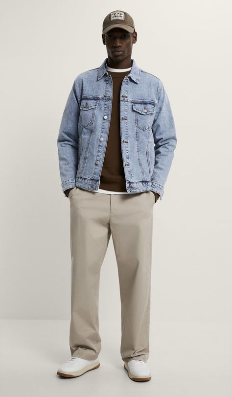 Blue Denim Jacket Outfit, Casual Look For Men, Light Blue Denim Jacket, Black Outfit Men, Mens Smart Casual Outfits, Light Denim Jacket, Beige Chinos, Trendy Boy Outfits, Brown Sweatshirt