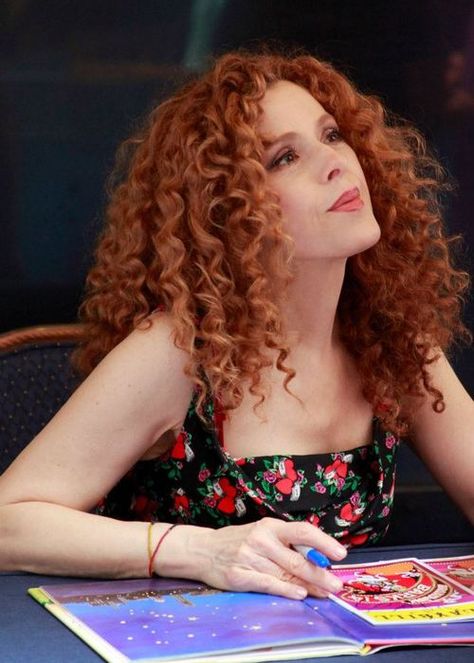 Bernadette Peters      Broadway Barks 14      signing      photo by Rick Edwards I Love Redheads, Bernadette Peters, Red Curly Hair, Ginger Girls, Redhead Beauty, Redhead Girl, Carrie Underwood, Ginger Hair, Curly Girl