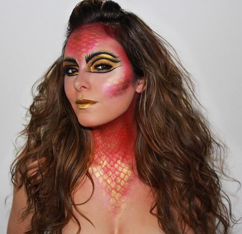 Dragon  Let's play with fire!  31 Days of Halloween  Makeup, hair and model: Ingrid M. Rivera IG:ingrid_makeup Dragon Makeup, Shrek Costume, Fantasy Make-up, Dragon Halloween, Dragon Rouge, Dragon Face, Dragon Costume, Dragon Girl, Mermaid Makeup