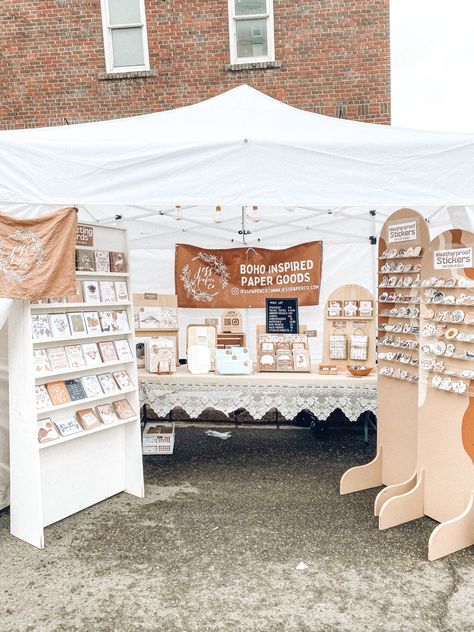 Saturday Market Booth Ideas, Farmers Market Craft Display, Craft Show Banner Ideas Booth Displays, Diy Business Banner Craft Booths, Pegboard Sticker Display, Fall Market Display, Sticker Display For Craft Show, Arch Pegboard Display, Portable Craft Show Display