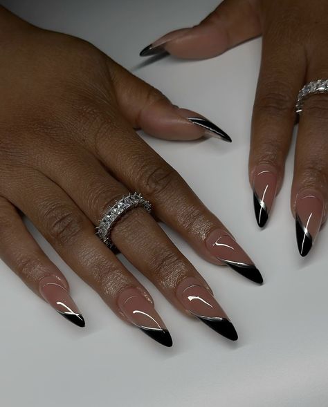 Classy Almond Nails, Almond Acrylic Nails Designs, Acrylic Nails Almond Shape, Molde F1, Black Stiletto Nails, Gel Toe Nails, Pointy Nails, Fancy Nails Designs, New Nail Designs