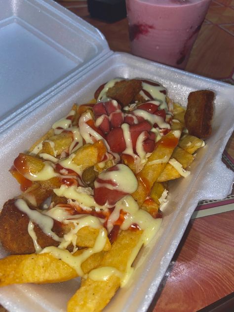 #salchipapa #comida #food #papas Food Snapchat, Hawaiian Pizza, Pretty Selfies, Dominican Republic, Junk Food, Hawaii, Pizza, Ethnic Recipes, Instagram