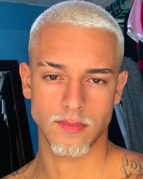 Platinum Blonde Hair Men, Bleached Hair Men, Short Platinum Blonde Hair, Men Blonde Hair, Men Haircut Curly Hair, White Hair Color, Guys Eyebrows, Hair Fixing, Men Hair Color