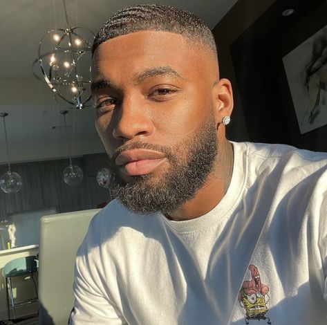 Men Haircut Black, Men Haircut Medium, Men Haircut Short, Men Hair Cut, Black Man Haircut Fade, Curly Men, Faded Beard Styles, Waves Hairstyle Men, Black Men Beard Styles