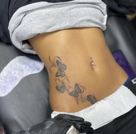 Stomach Tattoos Women, Belly Tattoos, Hand Tattoos For Girls, Cute Hand Tattoos, Pretty Hand Tattoos, Butterfly Tattoos For Women, Tasteful Tattoos, Tattoos Geometric, Spine Tattoos For Women