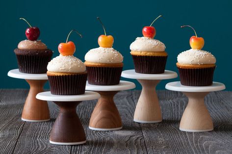 These simple, modern wood cake stands are ideal for a modern wedding cake display or party. They can be stacked on top of each other to create a cupcake tree or the small size is a fun way to serve individual cupcakes. Unfrosted Cake, Mini Cake Stand, Fig Cake, Wood Cake Stand, Cake And Cupcake Stand, Wood Cake, Floral Wedding Cakes, Wedding Cake Table, Wedding Cake Rustic