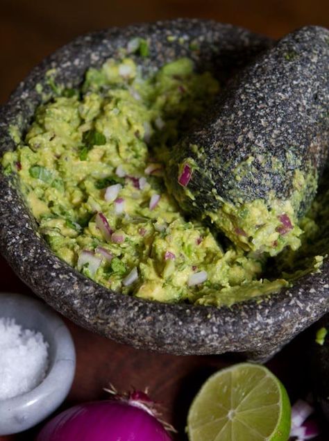 Perfect Guacamole, Best Guacamole Recipe, Mexican Cooking, Recipe 30, Guacamole Recipe, Raw Food, Tahini, Appetizer Snacks, Guacamole