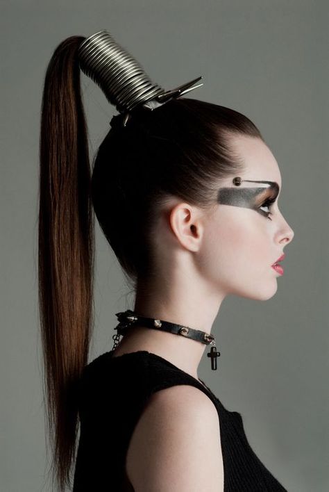 High pony style (favorite look) Futuristic Hair, Apocalypse Fashion, Futuristic Makeup, High Fashion Hair, Avant Garde Hair, Apocalyptic Fashion, Editorial Hair, A Ponytail, Make Up Looks