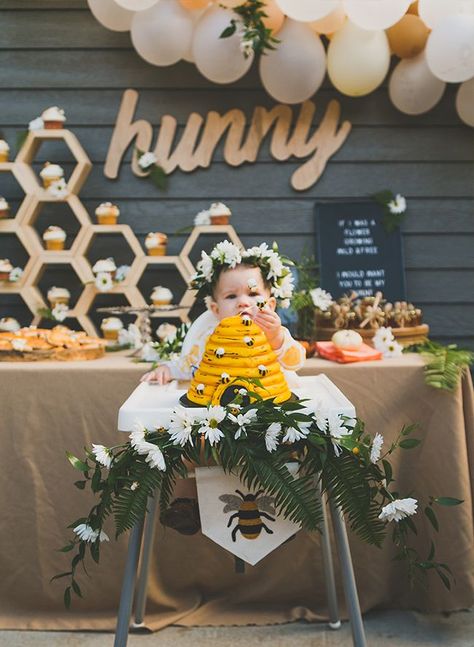 Honey Bee First Birthday Party - Inspired By This Bee First Birthday Party, Honey Bee First Birthday, Bee First Birthday, Bos Baby, Bee Birthday Party, Bee Party, Bee Birthday, First Birthday Themes, Baby 1st Birthday