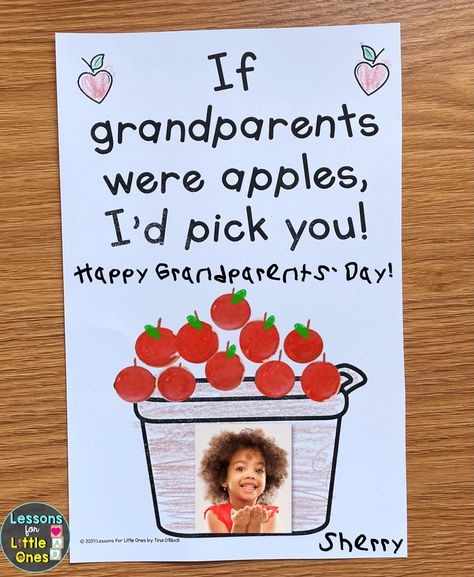 Grandparents' Day Crafts & Gifts with an Apple Theme - Lessons for Little Ones by Tina O'Block Grandparent Crafts Preschool, Grandparents Crafts For Preschoolers, Grandparents Day Ideas For School, Grandparents Day Art, Grandparents Day Crafts For Preschoolers, Grandparents Day Preschool, Grandparents Day Cards, O Block, Grandparents Day Crafts