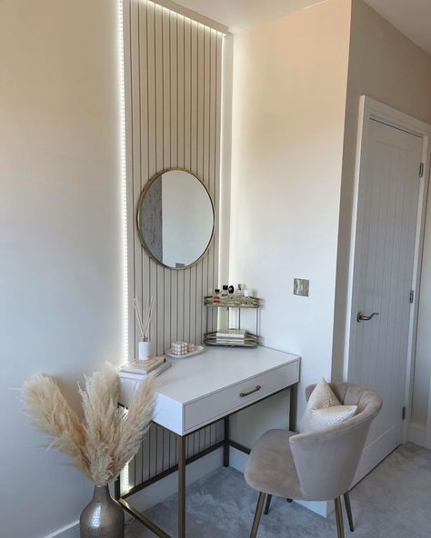 Small Dressing Rooms, Small Makeup Vanities, White And Gold Decor, Laura James, Bedroom Decor For Teen Girls, Makeup Rooms, Rooms Reveal, Slat Wall, On My Own