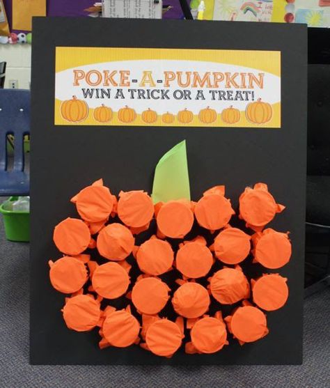 halloween party games poke a pumpkin Halloween Kids Party, Diy Halloween Party, Fun Halloween Party Games, Dekorasi Halloween, Fun Halloween Games, Halloween Class Party, Halloween Fest, Dollar Store Halloween, Halloween Games For Kids