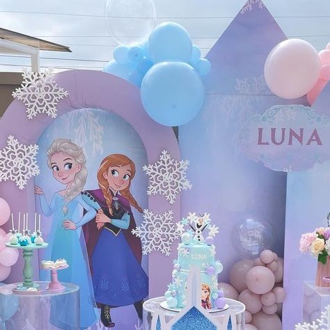 Frozen Theme Cake, Frozen Theme, Theme Cake, Balloon Decor, October 23, Themed Cakes, Balloon Decorations, Birthday Ideas, Frozen