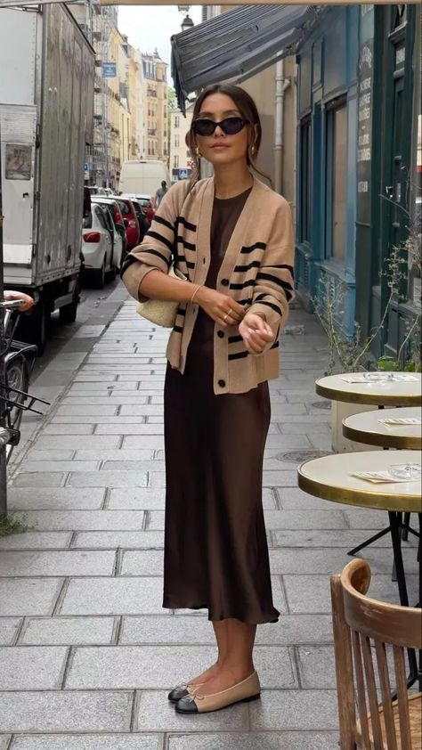 Style Parisian Chic, Soft Feminine Outfits, Old Money Fashion, Money Fashion, Business Casual Outfits For Women, Corporate Outfits, Winter Mode, Outfit Trends, Feminine Outfit