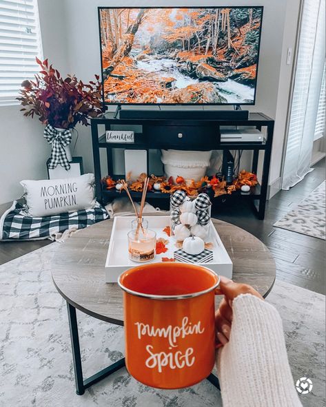 Fall Cups, Fall Coffee Table Decor, Cozy Apartment Living Room, Outside Halloween Decorations, Fall Apartment Decor, Fall Decor Diy Crafts, Fall Living Room Decor, Fall Living Room, Home Coffee Bar