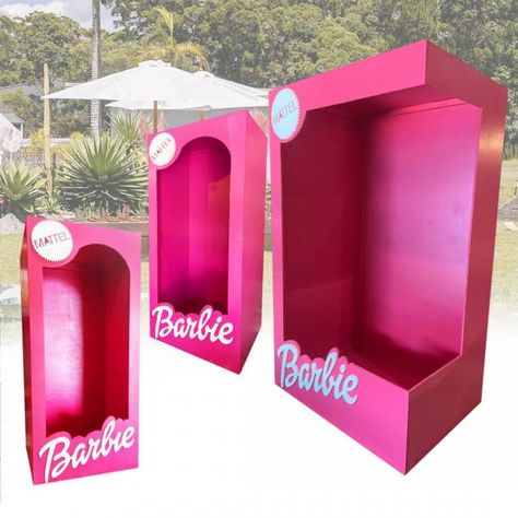 Barbie Box Photoshoot Diy, Barbie Burlesque, Barn Party Ideas, Barbie Box Photoshoot, Barbie Box Photo Booth, Childrens Salon, Selfie Room, Barbie Bday, Crafty Witch