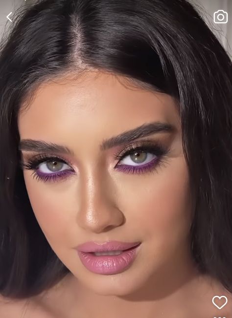 Makeup To Match Purple Dress, Lilac Makeup Look Brown Eyes, Magenta Dress Makeup, Purple Outfit Makeup Indian, Pink And Brown Makeup Look, Purple Dress Makeup Ideas, Violet Makeup Look, Makeup For Purple Dress, Make Up Morado