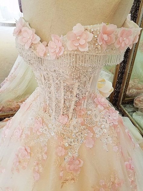 Sweet 16 Dresses Pink, Debutante Ball Gown, Mexican Quinceanera Dresses, Debutante Ball, Quinceanera Dresses Pink, Pretty Quinceanera Dresses, Floral Prom Dresses, Dresses Ball Gown, Princess Ball Gowns