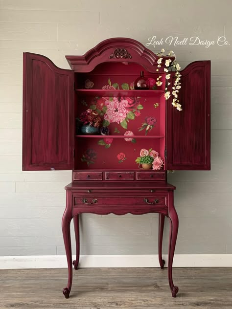 Burgundy Furniture, Floating Nightstand Ideas, Modern Floating Nightstand, Nightstand Ideas, Revamp Furniture, Furniture Painting Techniques, Diy Furniture Renovation, Furniture Renovation, Funky Painted Furniture