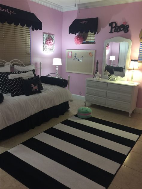 Paris theme bedroom Paris Room Decor For Kids, Paris Bedroom Ideas For Kids, Paris Room Decor For Teens, Chanel Themed Bedroom, Paris Bedroom Ideas For Teens, Paris Kids Room, Girls Paris Themed Bedroom, Paris Bedroom Ideas, Paris Theme Bedroom