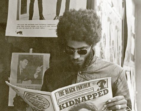 Aaron Dixon, Seattle chapter leader of the Black Panther Party. Black Panthers Movement, Gil Scott Heron, Black Panther Party, Black Photography, Neo Soul, Power To The People, African Diaspora, Black Pride, African History