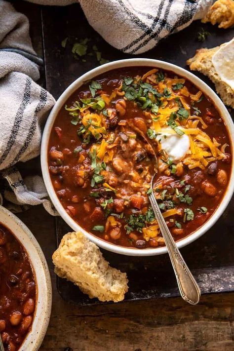 Half Baked Harvest Poblano Chili, Halfbakedharvest Recipes, Half Baked Harvest Recipes, Vegetarian Chili Recipe, Chili Recipe Crockpot, Crockpot Chili, Bean Chili, Slow Cooker Chili, Harvest Recipes