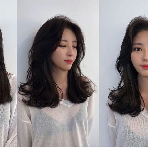 GirlStyle Singapore on Instagram: "👉🏻 Follow @girlstyle.sg 😘 | Look Like A Goddess With This New Korean "Elizabeth Perm"⠀ .⠀ The Koreans seem to have mastered the art of hair perming somehow.⠀ .⠀ This new "Elizabeth Perm" from Korea is gaining traction for its elegant yet natural look that has turned every plain Jane into a stunning goddess. Standing by the belief that "natural hair is the best hair", many salons are offering their customers this perm which consists of a mix of S-curls and C-curls. ⠀ .⠀ 📸:: @lee_eun_ch (via Instagram)⠀ .⠀ 💋FB & YouTube: GirlStyle Singapore⠀⠀⠀⠀⠀⠀⠀⠀⠀⠀⠀⠀⠀⠀⠀⠀⠀⠀⠀⠀ .⠀⠀⠀⠀⠀⠀⠀⠀⠀⠀⠀⠀⠀⠀⠀⠀⠀⠀⠀ #girlstylesg #sggirls #sgbabes #beauty #singaporetravel #food #sgfood #sgbeauty #sghair #girlsquad #hair #perm #elizabethperm #hairdo #hairstyle #엘리자벳펌 #korean #korea #korean Korean S Curl, S Curl Perm Korean, Korean Perm Hairstyles Women, Korean Hair Perm Waves, Korean Curls, Layered C Curl Perm Korean, C Curl Perm Korean Long Hair, Korean Perm Women Long Hair, Korean Perm