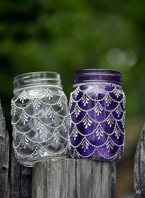 Glass Lanterns, Glass Painting Designs, Diy Glass Bottle Crafts, Jar Art, Jar Lanterns, Glass Bottles Art, Wine Bottle Art, Diy Jar Crafts, Moroccan Lanterns