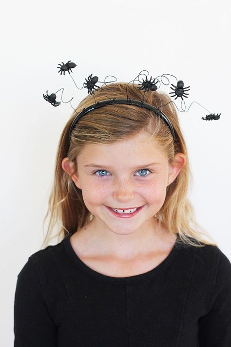 Diy Halloween Hair Accessories, Spider Headband Craft, Diy Halloween Headbands, Halloween Spider Makeup, Diy Halloween Spider, Halloween Accessories Diy, Spider Headband, Home Weddings, Spider Costume