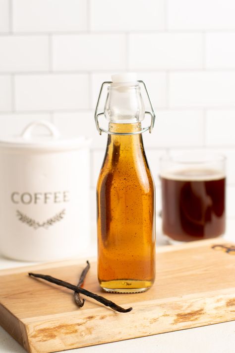 Homemade Vanilla Coffee Syrup (Starbucks Copycat) - Olivia's Kitchen Vanilla Coffee Syrup, Coffee Shop Drinks, Vanilla Simple Syrup, Vanilla Syrup For Coffee, Homemade Coffee Syrup, Starbucks Vanilla, Drinks At Home, Drinks Tea, Brown Sugar Syrup