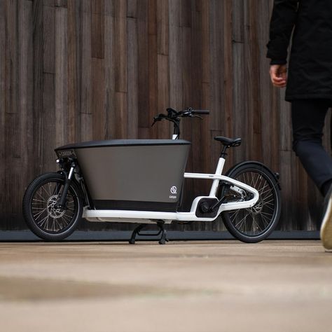 Cargo Bike Design, Urban Bicycle Design, Cargo Bike Kids, Bullitt Cargo Bike, Bike Cart, Electric Cargo Bike, E Bicycle, Honda Super Cub, Biking Diy