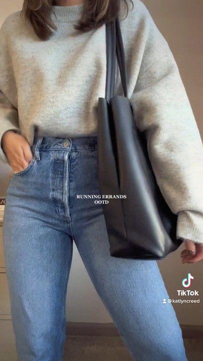 Minamilist Fall Outfits, Marshalls Work Outfits, Classic Comfy Outfits, Casual Jean Work Outfits, Cute Basic Fall Outfits, Uni Clothes, Basic Sweater, Uni Outfit, Casual Mid-rise Straight Fit Flare Jeans