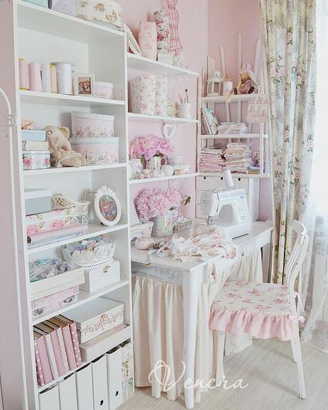 Shabby Chic Craft Room, Sewing Room Inspiration, Shabby Chic Decorating, Sewing Room Storage, Sewing Room Design, Sewing Room Decor, Dream Craft Room, Sewing Room Ideas, Casa Vintage