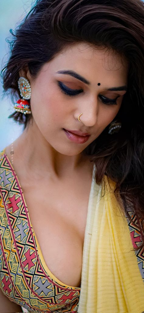 Shradha Das Photoshoot, Balyage Long Hair, Shraddha Das, Young Actresses, Beautiful Photoshoot, Video X, Beautiful Dresses For Women, Indian Actress Hot Pics, Bollywood Celebrities