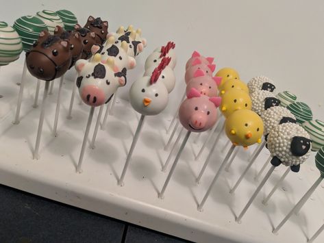 Candy Party Table, Farm Cake Pops, Farm Animal Cake Pops, Cake Farm, Farm Animal Cake, Animal Cake Pops, Barnyard Cake, Farm Animal Cupcakes, Diy Cake Pops