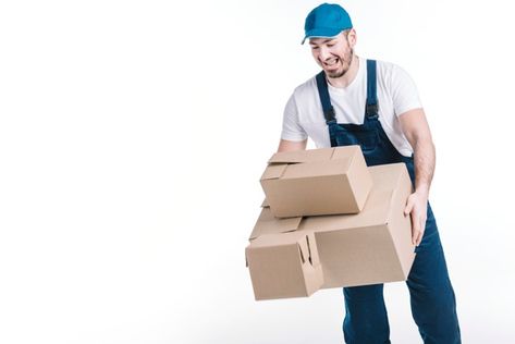 Courier dropping parcels | Free Photo #Freepik #freephoto #man #box #packaging #space Convince Store, House Movers, Office Moving, Dropshipping Products, Professional Movers, Moving Long Distance, Moving Home, Packing Services, Packers And Movers