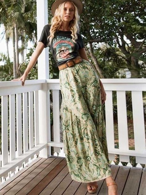 Hippie Mom Style, Boho Bottoms, Mom Style Summer, Product Manual, Mode Hippie, Boho Style Outfits, Maxi Skirt Outfits, Boho Chic Outfits, Boho Look