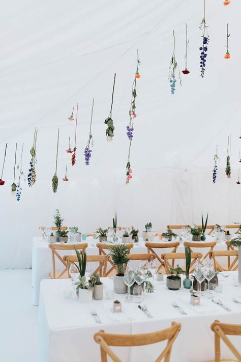 Wedding Backyard Decorations, Succulent Wedding Table, Wedding Table Garland, Rustic Wedding Decorations, Flowers Hanging, Minimalist Wedding Decor, London Wedding Venues, Wedding Table Flowers, Succulent Wedding