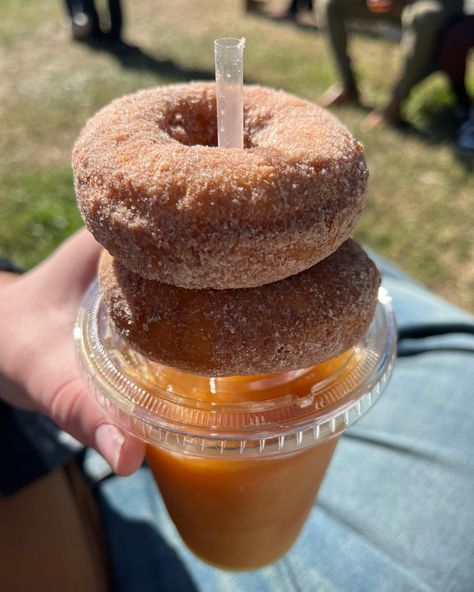 Fall aesthetic. Apple cider. Fall foods. Foodie. Farms. Festive. Fun Fall Aesthetic, Cider Mill Aesthetic, Apple Cider Donuts Aesthetic, Fall Foods Aesthetic, Fall Food Table, Apple Cider Aesthetic, Fall Aesthetic Food, Fall Aesthic, Fall Baking Aesthetic