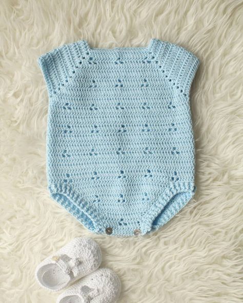 Decent Crochet Baby Sweaters Patterns 2023 Baby Romper Pattern, Crochet Romper, Baby Crochet Patterns Free, Fantastic Baby, Romper Pattern, Baby Clothes Patterns, Crochet Bebe, Haken Baby, Crochet Blog