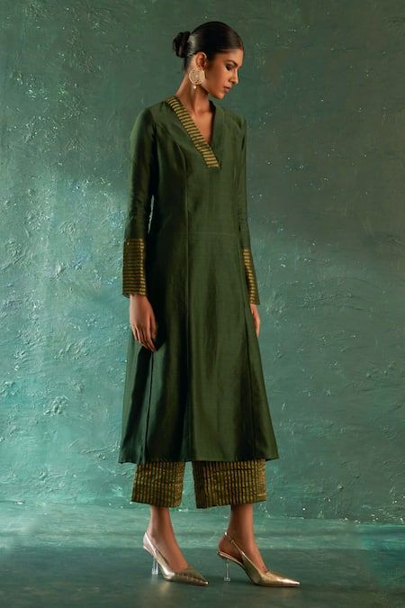 Buy Green Kurta And Dupatta Chanderi Woven Stripe Pattern V Collar Palazzo Set For Women by Charkhee Online at Aza Fashions. Cotton Chanderi Kurta Designs, Aline Kurta Designs, Kurta With Dupatta For Women, Aline Suits Design, Indian Formals For Women, A Line Kurta Designs, Straight Kurta Designs, Striped Kurti Design, Chanderi Kurta Designs