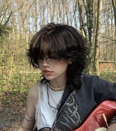 Messy Middle Part, Short Grunge Hair, Cute Haircuts, Hair Inspiration Short, Haircuts For Curly Hair, Pretty Hair Color, Wolf Cut, Wavy Curly Hair, Hair Stylies