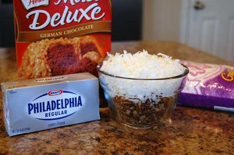 german chocolate upside down cake ingr German Chocolate Upside Down Cake Cream Cheeses, Earthquake Cake Recipes, Chocolate Hazelnut Cake, Hazelnut Cake, German Chocolate Cake, German Chocolate, Sweet Delights, Upside Down Cake, Cake Mix Recipes