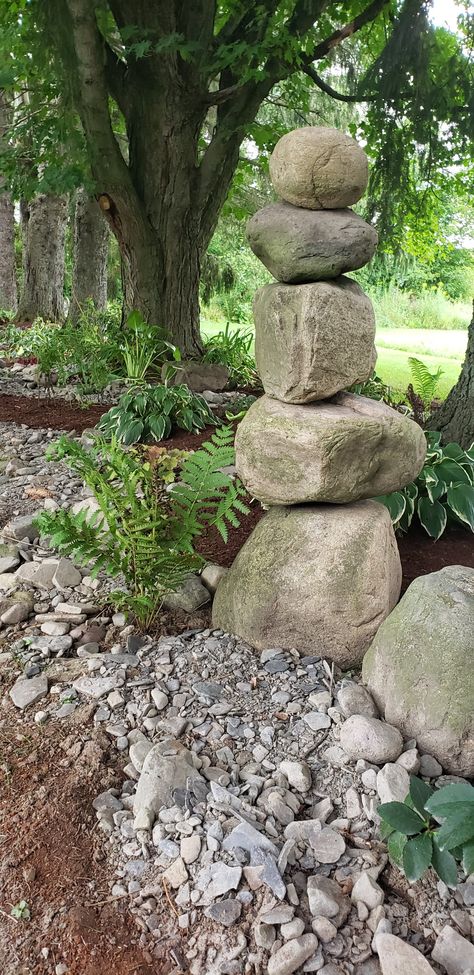 Rock Cairns Diy Garden Sculptures, Rustic Rock Garden, Rock Garden Ideas Landscaping, Stone Backyard, Lake Landscaping, Rockery Garden, Serenity Garden, Zen Rock Garden, Zen Rock