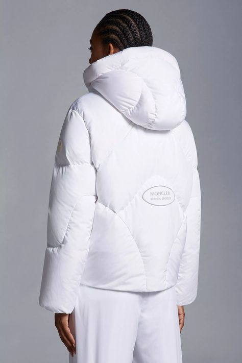 Off White Canard Short Down Jacket - Short Down Jackets for Women | Moncler US Quilt Jacket, Outdoor Fashion, Down Jackets, Down Parka, Ski Wear, Outerwear Women, Down Jacket, Brown And Grey, High Performance