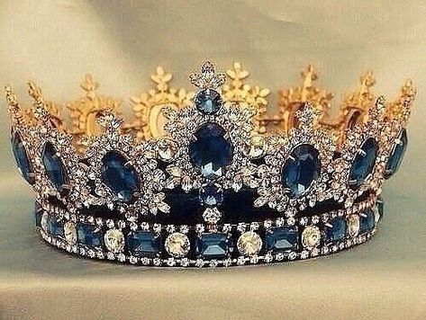 Fantasy Crown Queens, Gay Jewelry, Fantasy Crown, Ethereal Jewelry, Crown Aesthetic, Butterfly Fashion, Happy Jewelry, Queen Jewelry, Princess Jewelry